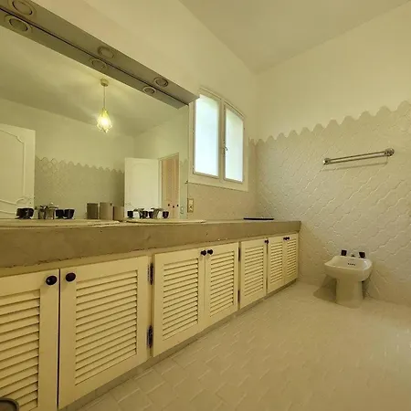 Les Pins : De Charme Avec Piscine Holiday home *